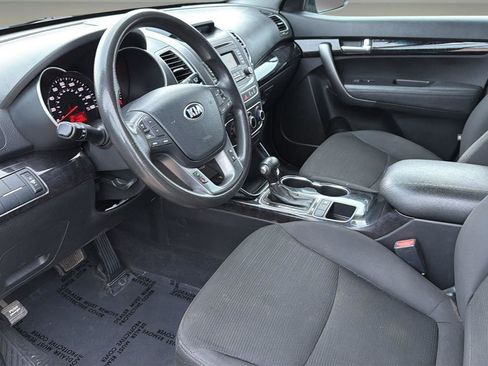 Used 2014 Kia Sorento LX image 27