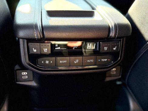 Used 2024 Toyota Grand Highlander Platinum image 11