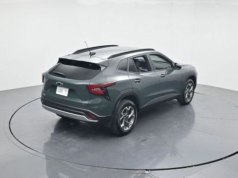 Used 2025 Chevrolet Trax LT w/ Driver Confidence Package FWD image 39