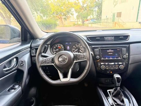 Used 2018 Nissan Rogue SV FWD image 12