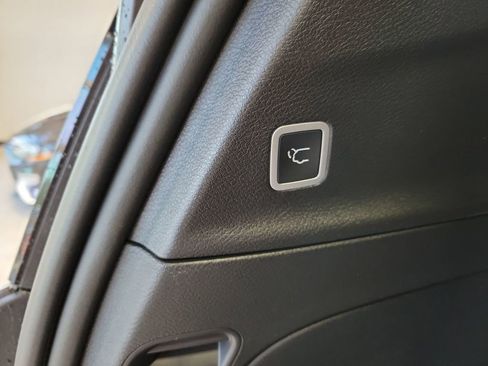 New 2026 Chrysler Voyager LX image 8