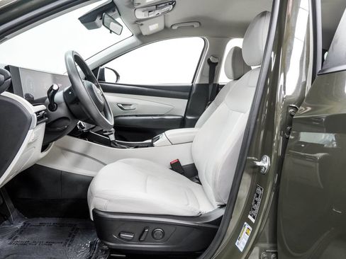 Used 2025 Hyundai Tucson SEL FWD image 16