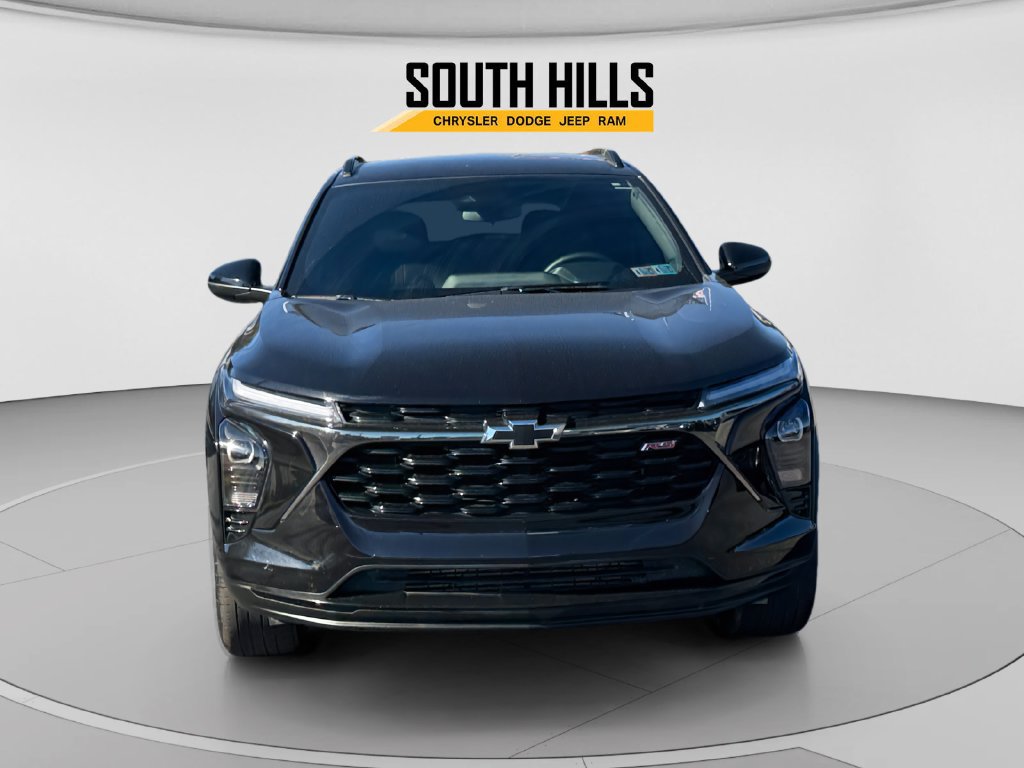 Used 2025 Chevrolet Trax RS w/ Driver Confidence Package FWD image 8