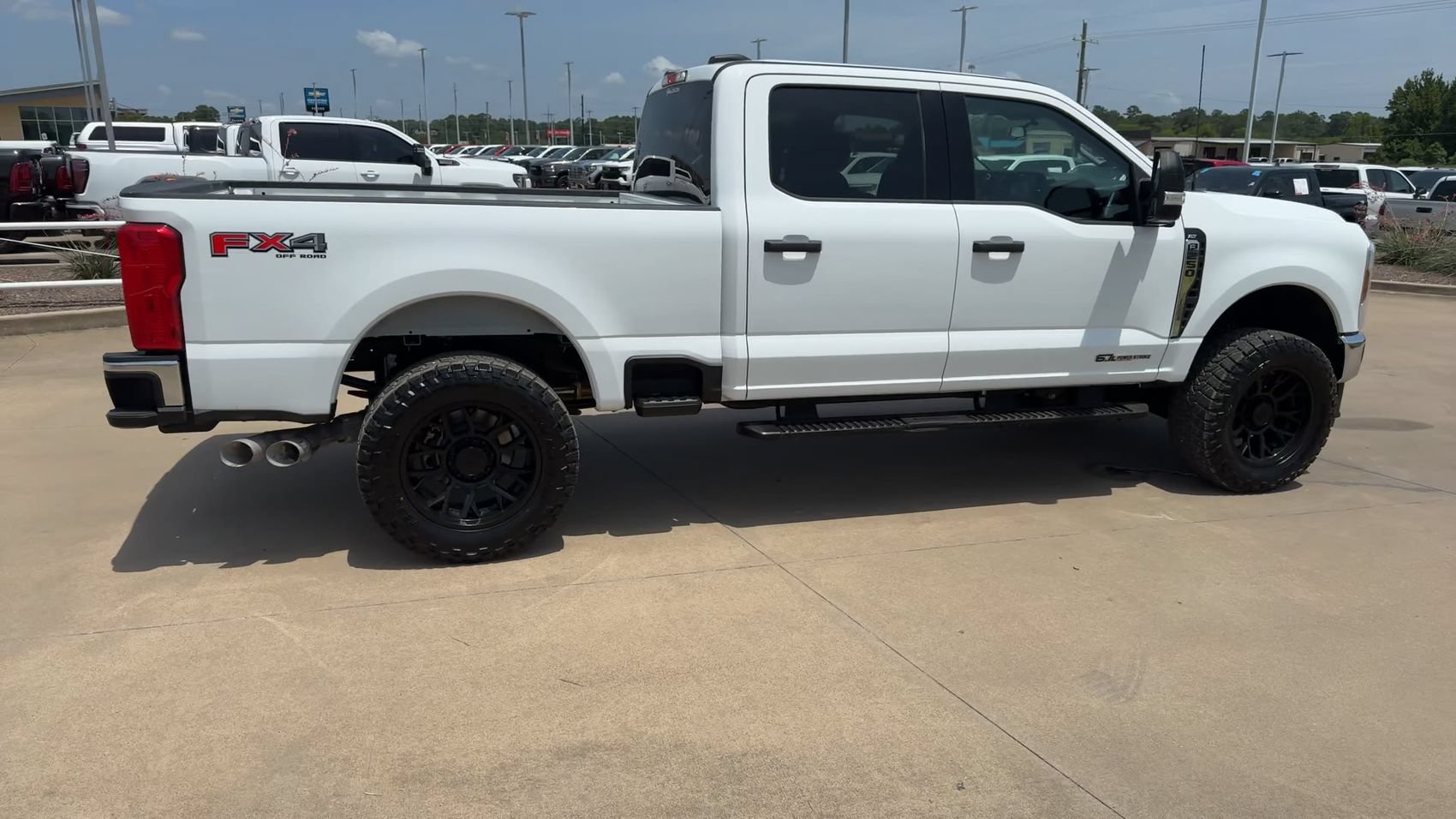 Used 2025 Ford F250 XLT w/ FX4 Off-Road Package AWD/4WD image 9