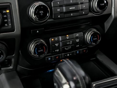 Used 2018 Ford F150 Raptor w/ Equipment Group 802A Luxury image 32