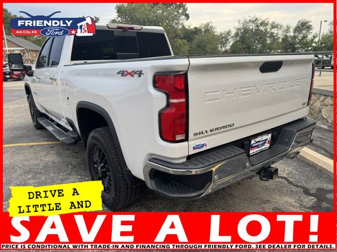 Used 2024 Chevrolet Silverado 2500 LTZ w/ LTZ Premium Package image 3