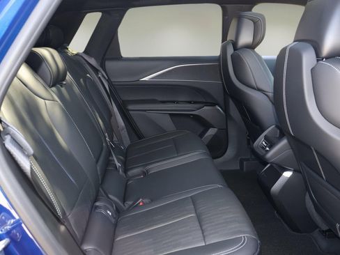 New 2026 Cadillac Lyriq Sport image 18