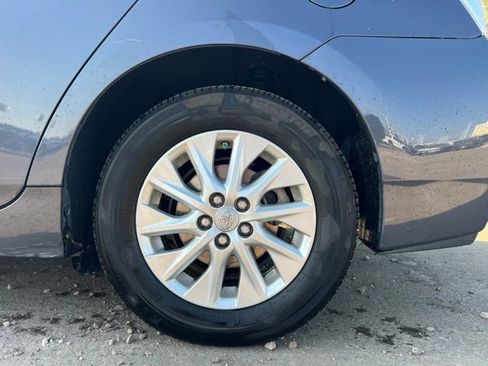 Used 2014 Toyota Prius Prime Plug-In Hybrid FWD image 13