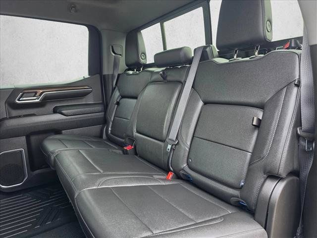 Used 2022 Chevrolet Silverado 1500 LT w/ Safety Package AWD/4WD image 18