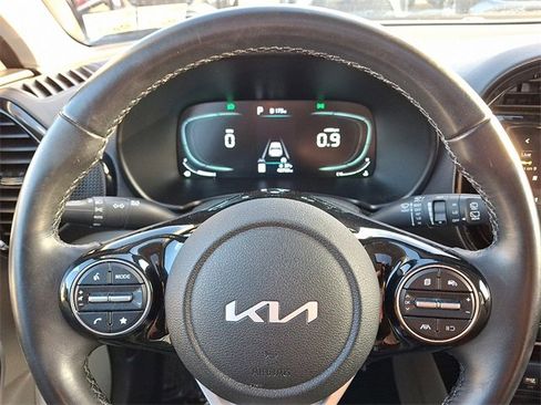 Used 2023 Kia Soul EX image 19