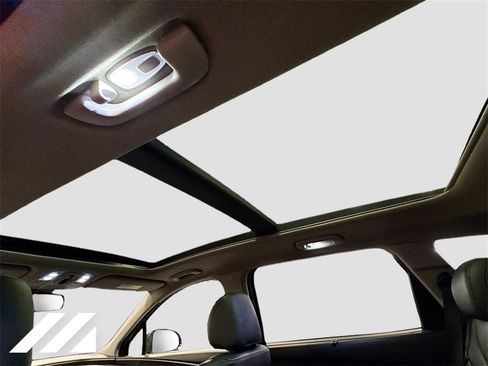 Used 2020 Hyundai Santa Fe Limited w/ Cargo Package image 24