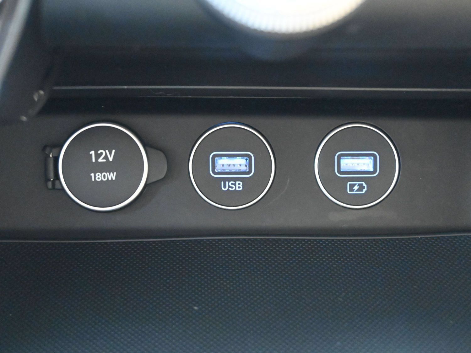 Used 2022 Genesis G70 3.3T RWD image 4