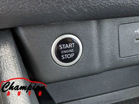Used 2023 Nissan Rogue SV FWD image 29