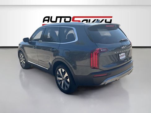 Used 2022 Kia Telluride EX w/ EX Premium Package image 5