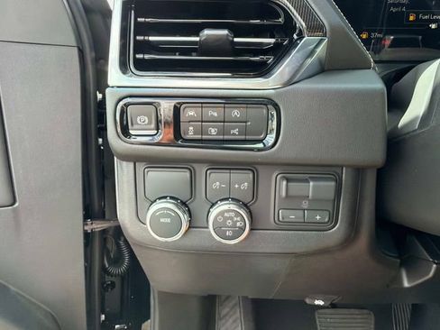 New 2026 GMC Yukon Elevation image 30