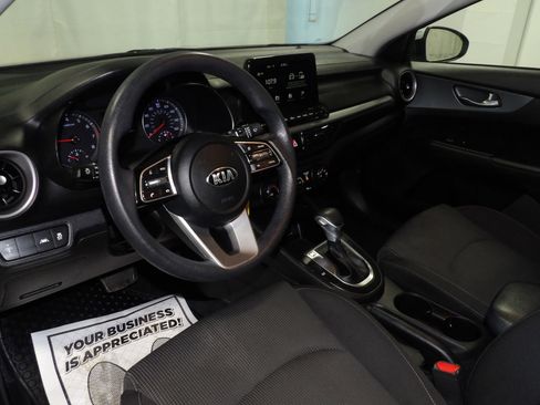 Used 2021 Kia Forte LXS FWD image 9
