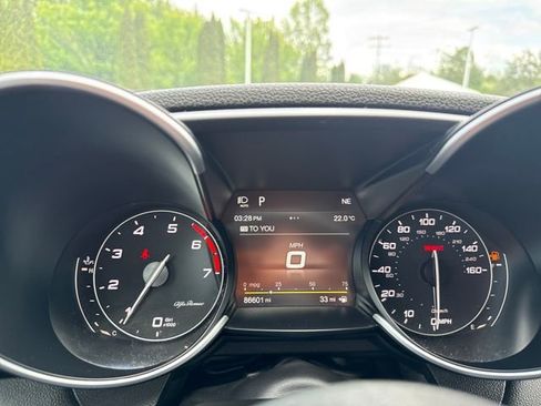 Used 2019 Alfa Romeo Giulia w/ Quick Order Package 22K Sport RWD image 23