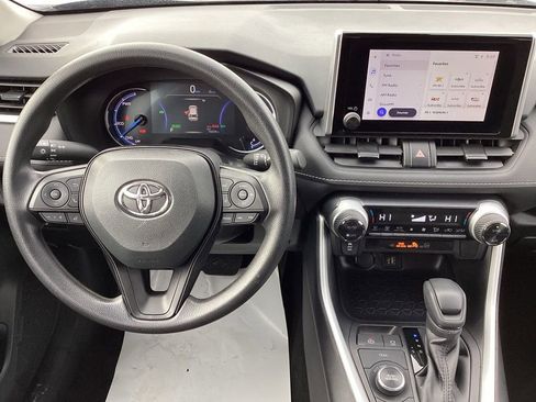 Used 2025 Toyota RAV4 XLE image 16