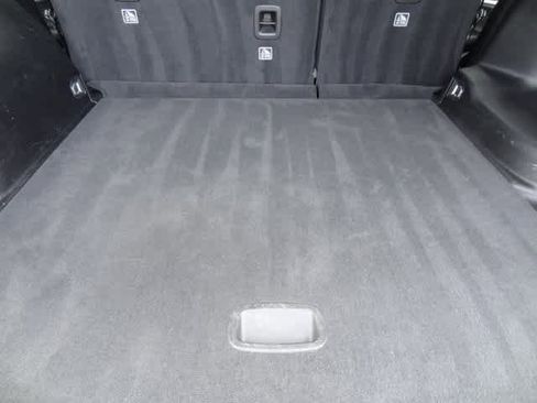 Used 2023 Jeep Grand Cherokee Limited image 10