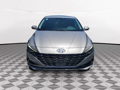 Used 2022 Hyundai Elantra Limited w/ Cargo Package FWD image 2