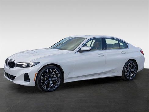 Certified 2025 BMW 330i xDrive Sedan image 4