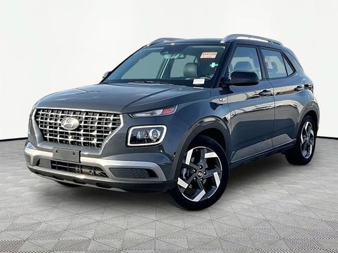 Used 2024 Hyundai Venue Limited FWD image 3