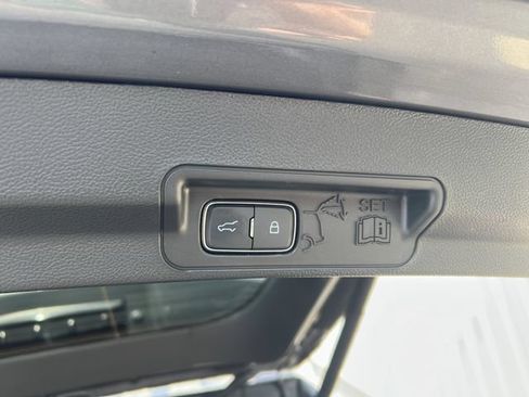 Used 2023 Ford Explorer XLT w/ Equipment Group 202A AWD/4WD image 37