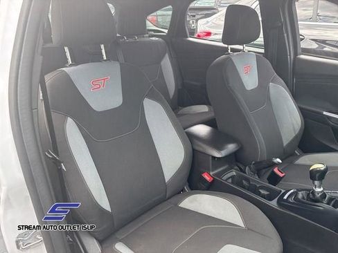 Used 2015 Ford Focus ST image 9