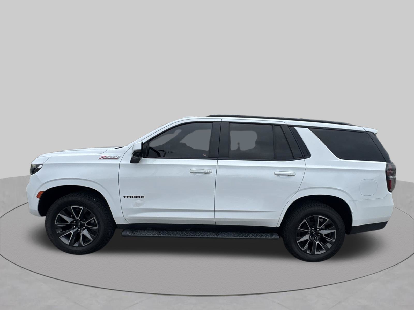 Used 2022 Chevrolet Tahoe Z71 w/ Luxury Package AWD/4WD image 8