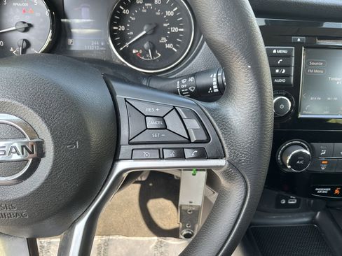 Used 2019 Nissan Rogue S image 25