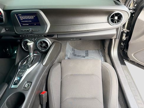 Used 2022 Chevrolet Camaro LT RWD image 17