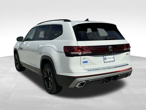 Used 2024 Volkswagen Atlas Peak Edition SE AWD/4WD image 7