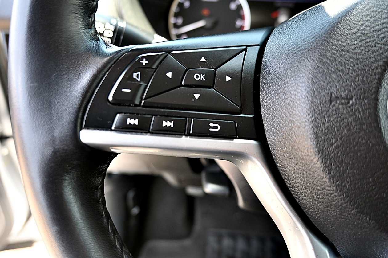 Used 2020 Nissan Sentra SV w/ Electronics Package FWD image 17