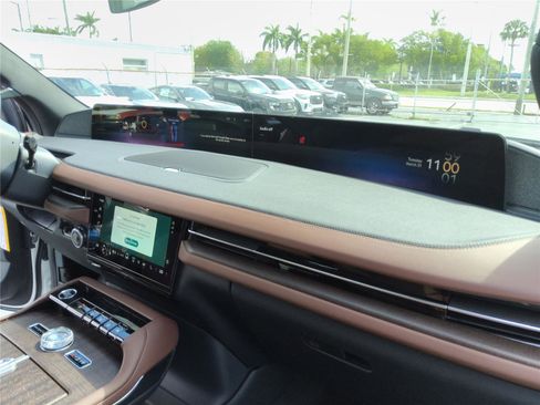 New 2026 Lincoln Navigator L Reserve AWD/4WD image 27