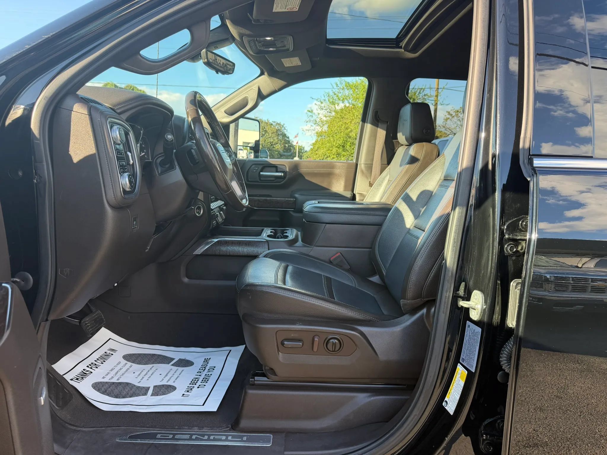 Used 2022 GMC Sierra 2500 Denali w/ Denali Ultimate Package AWD/4WD image 19