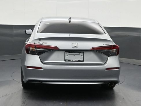 Used 2025 Honda Civic Sport image 4