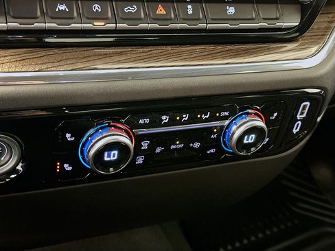 Used 2024 GMC Sierra 1500 Elevation image 24