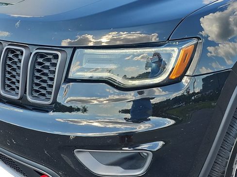 Used 2021 Jeep Grand Cherokee Trailhawk w/ Trailhawk Luxury Group AWD/4WD image 32