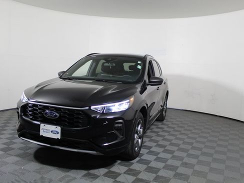 Certified 2024 Ford Escape ST-Line image 4