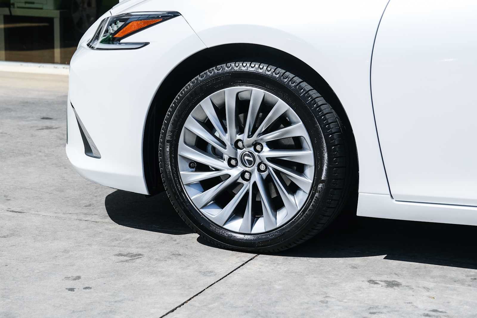 Used 2022 Lexus ES 300h Ultra Luxury w/ Accessory Package 2 FWD image 20