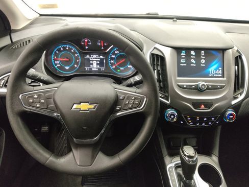 Used 2017 Chevrolet Cruze LT w/ Convenience Package FWD image 22