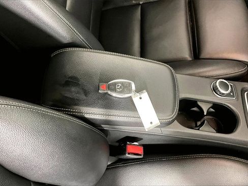 Used 2018 Mercedes-Benz GLA 250 4MATIC image 33