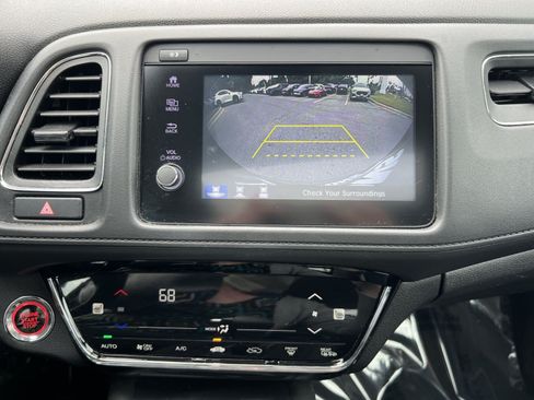 Used 2019 Honda HR-V Touring image 19