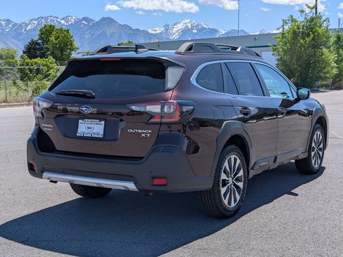 Used 2023 Subaru Outback Limited XT AWD/4WD image 3