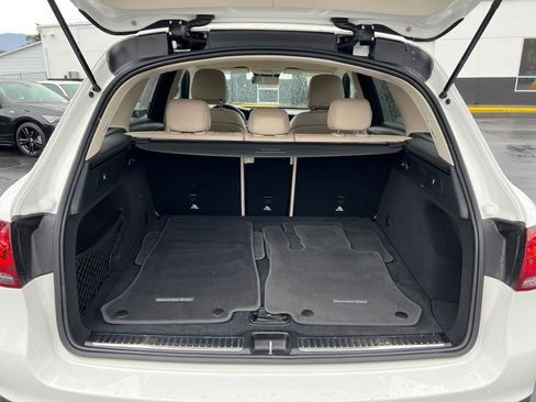 Used 2022 Mercedes-Benz GLC 300 image 31