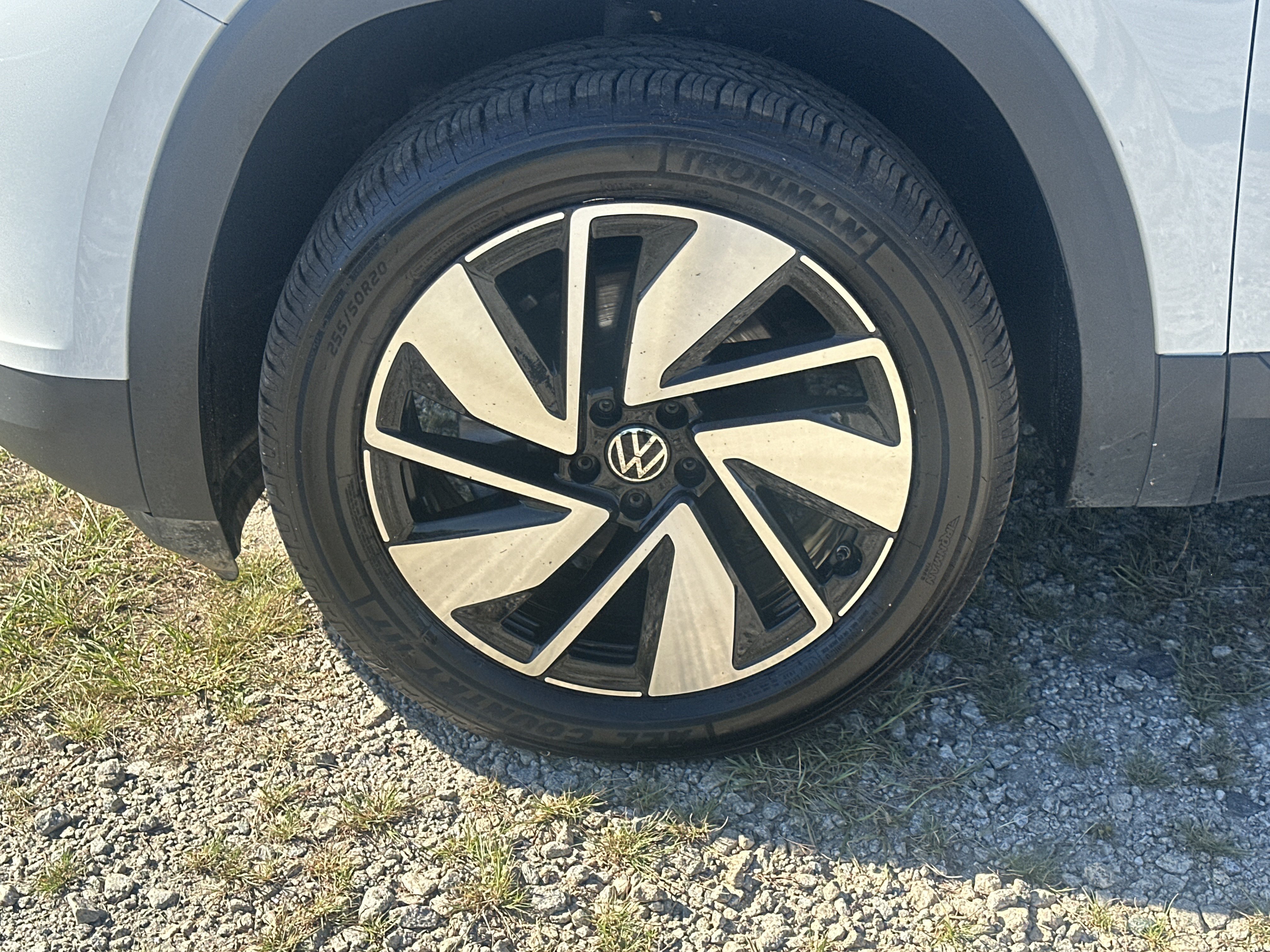 Used 2024 Volkswagen Atlas SE AWD/4WD image 11