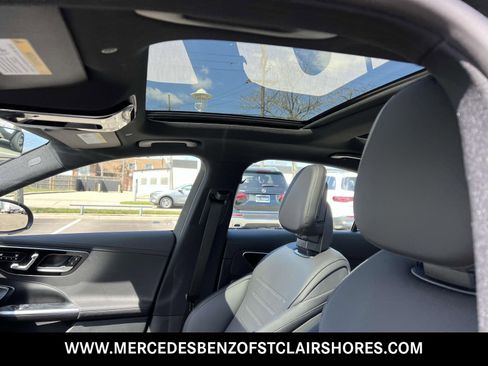 Used 2025 Mercedes-Benz C 300 4MATIC Sedan image 25