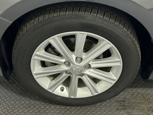 Used 2012 Toyota Camry Hybrid image 20