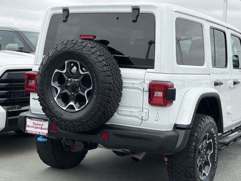 Used 2022 Jeep Wrangler Unlimited Rubicon 4xe w/ Steel Bumper Group AWD/4WD image 4