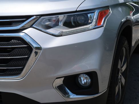 Used 2019 Chevrolet Traverse LT w/ LT Premium Package FWD image 17